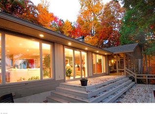 555 Hanging Rock Rd, Saluda, NC 28773