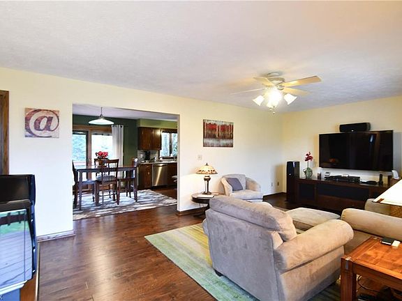 4th image of 330 Rivermoor Dr
