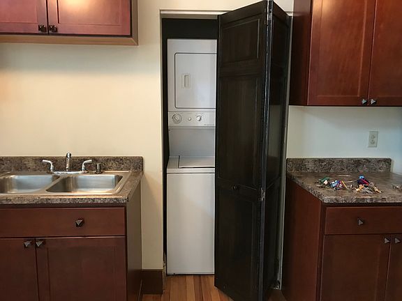 3rd image of 1400 W 4th St APT 107