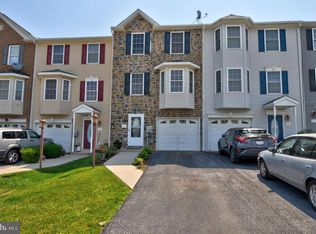 13 Fuzzy Tail Dr, Ranson, WV 25438