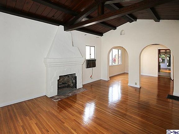 3rd image of 1422 E Garfield Ave