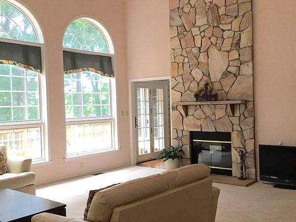 sweeping water views from LR