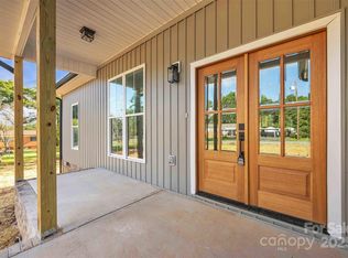 2325 32nd St NE, Hickory, NC 28601