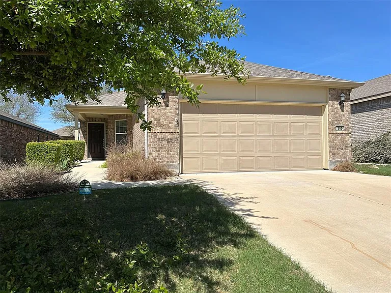 410 Holiday Creek Ln — Photo 2