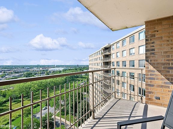 3rd image of 7033 N Kedzie Ave APT 1506