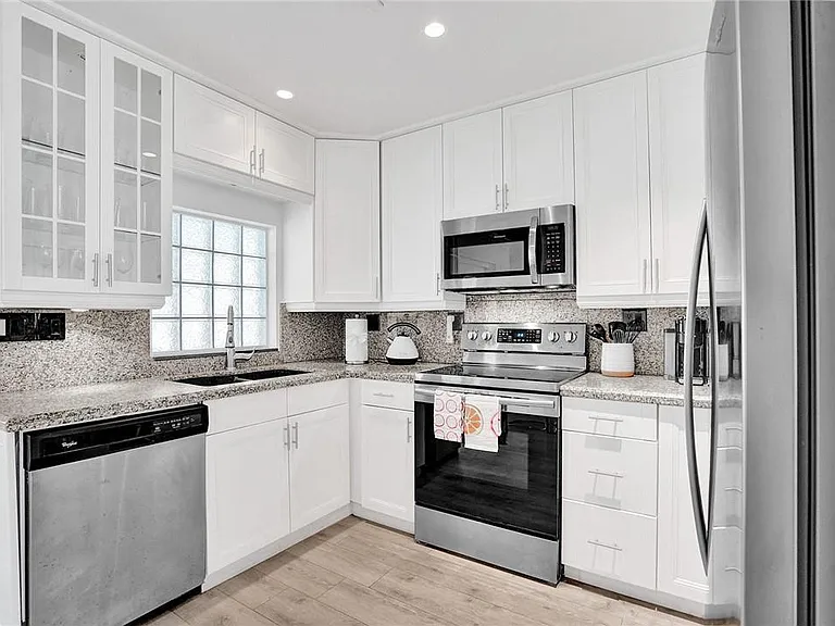 5120 NE 17th Ave — Photo 17