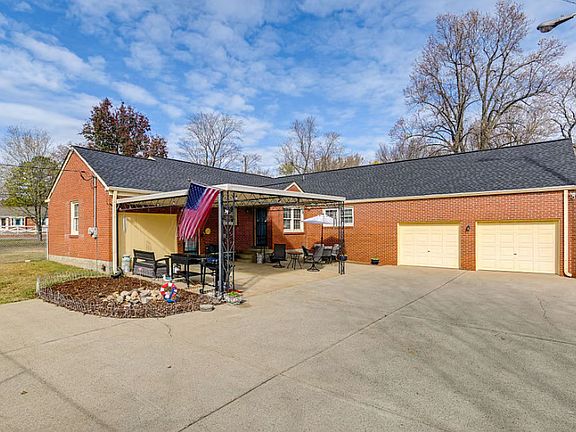 3rd image of 1300 School Ln