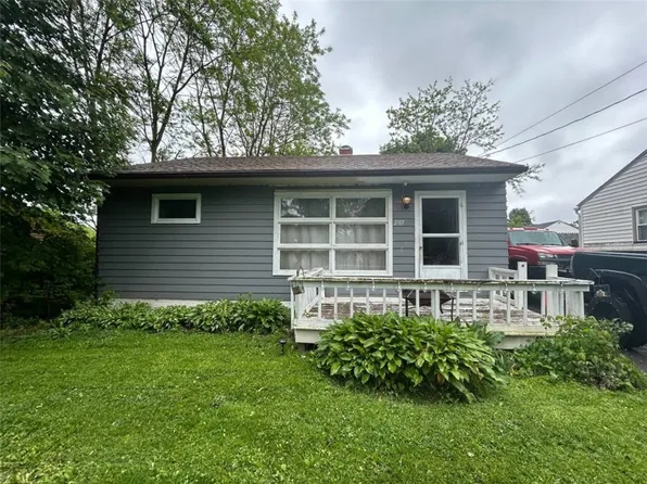 2117 Paul St, Hermitage, PA 16148