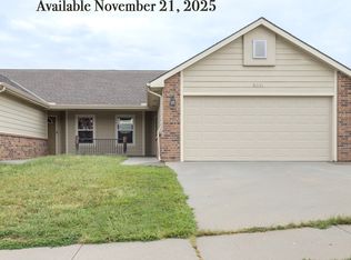 1811 Clover Dr, Junction City, KS 66441