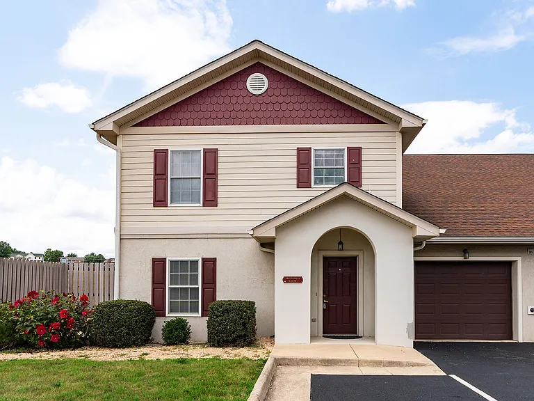 4-102 Rose Garden Ln — Photo 1
