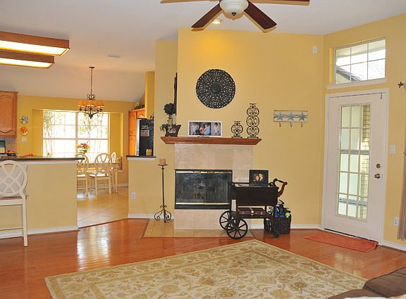 4th image of 600 Autumnwood Ln