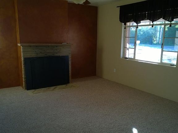 5th image of 2701 E Blacklidge Dr
