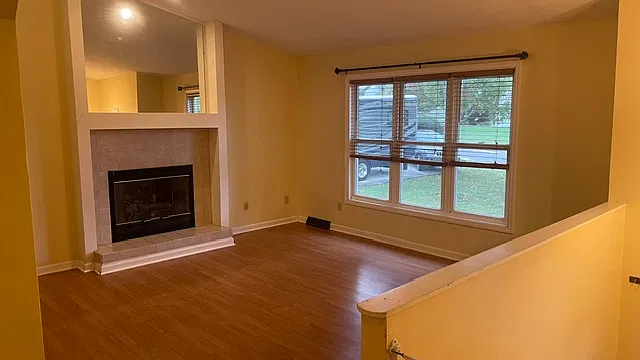4 bed, 1960 sqft, $2,900 — Photo 2