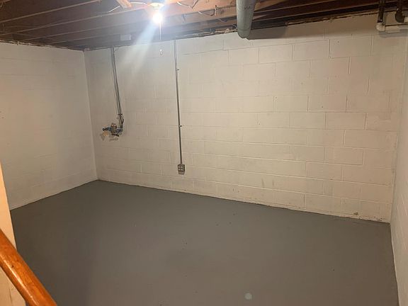 3rd image of 798 Sheridan Park Ct