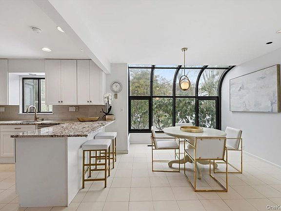 5th image of 2 Brookridge Road