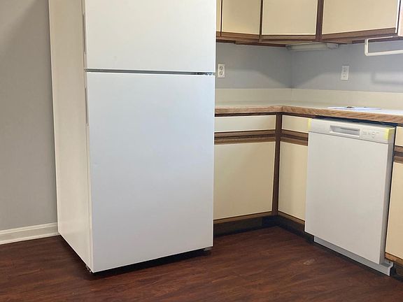 3rd image of 14 Saratoga Ave #4