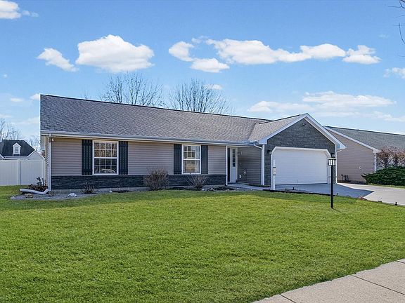 3rd image of 707 Bluestem Dr