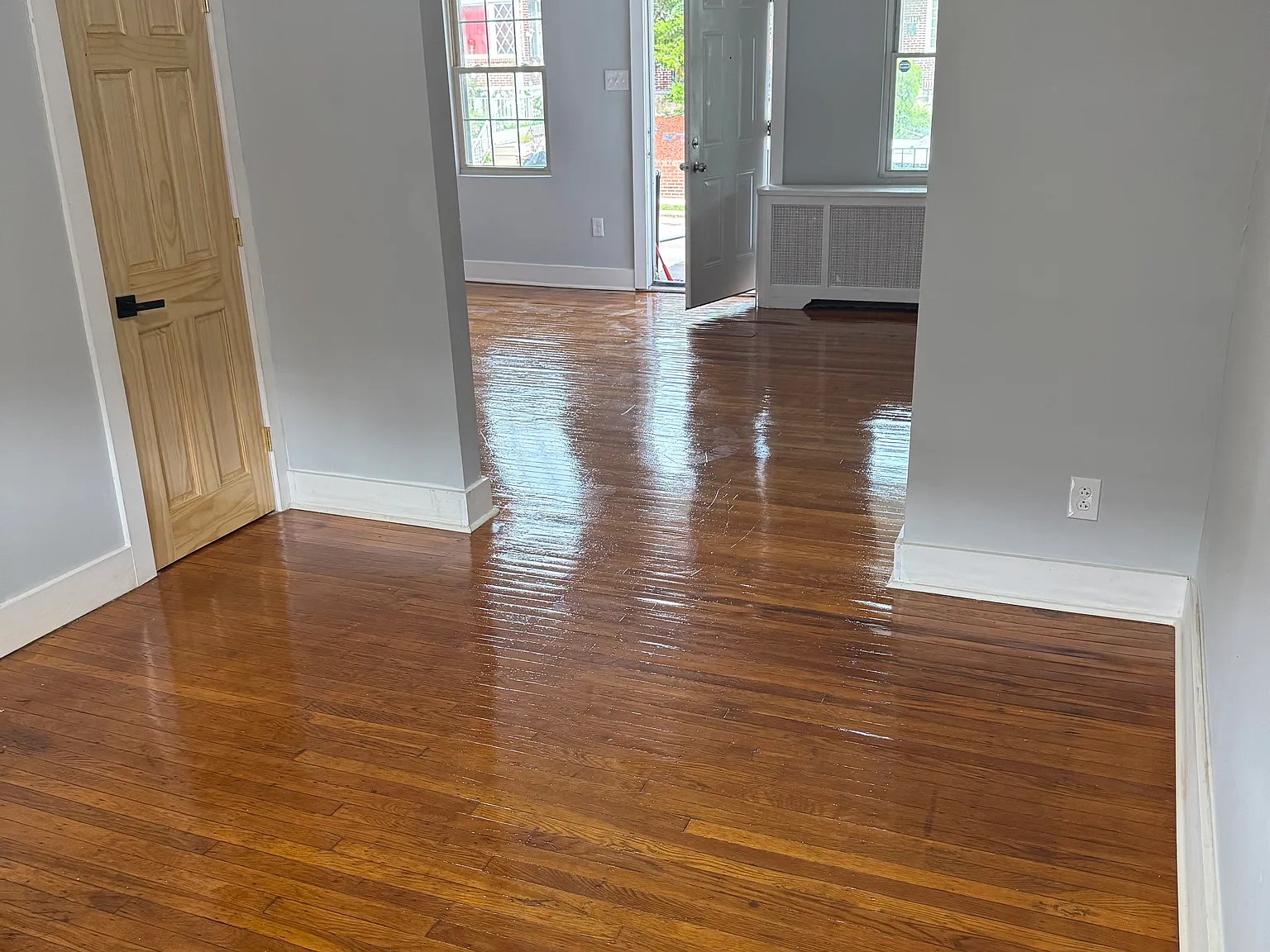 3 bed, 1080 sqft, $1,500 — Photo 2