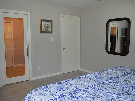 4th image of 3469 Tarpon St