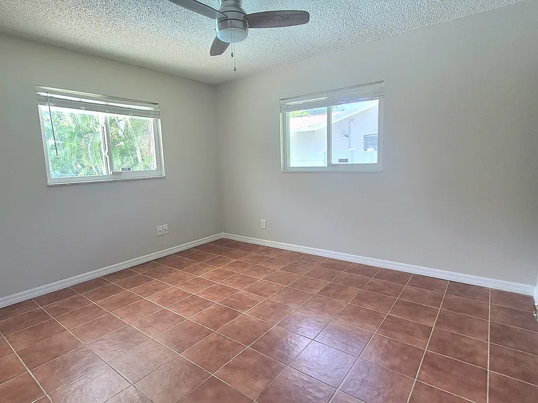 6119 Tanglewood Dr NE — Photo 9