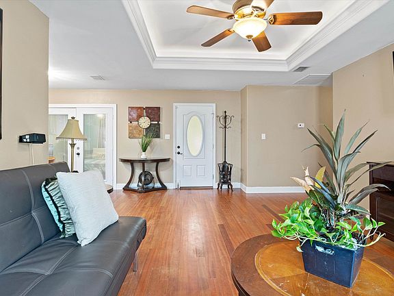 4th image of 153 Louis John Ln