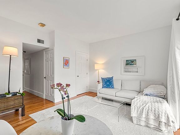 5th image of 21 Hancock St APT 3