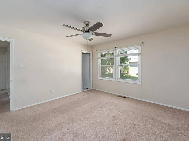 1908 Champlain Dr — Photo 20