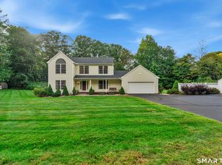 811 Lake Drive, Guilford, CT 06437