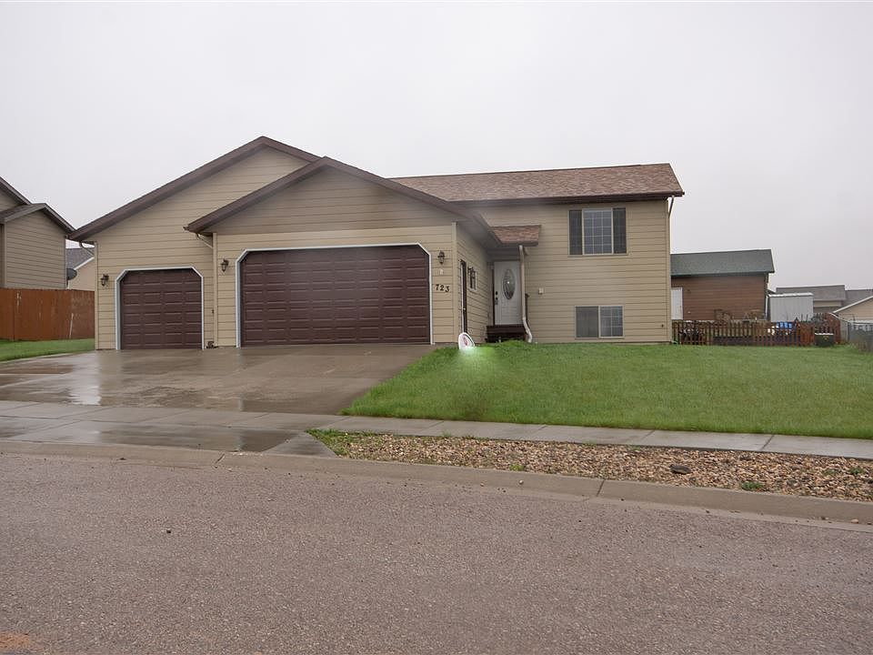1st image of 723 Bear Tooth Dr