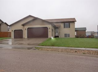 723 Bear Tooth Dr, Box Elder, SD 57719