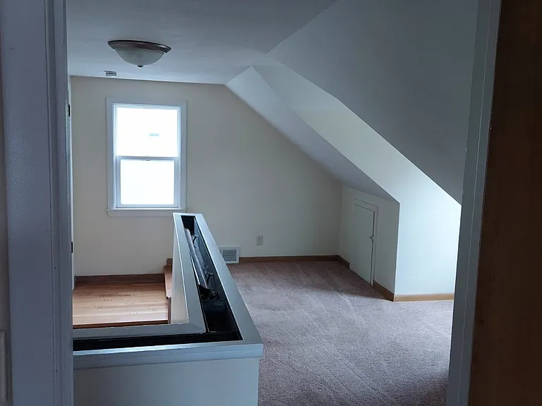 607 Indiana St — Photo 10