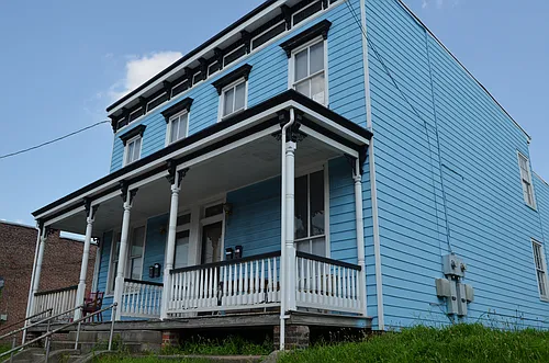 905 Bowe St #A Photo 1