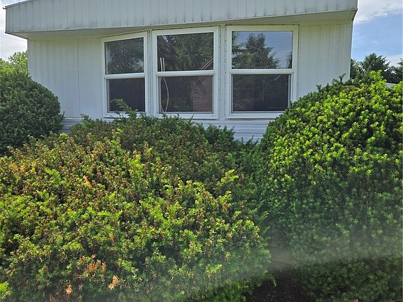 4th image of 46357 Township Road 1208
