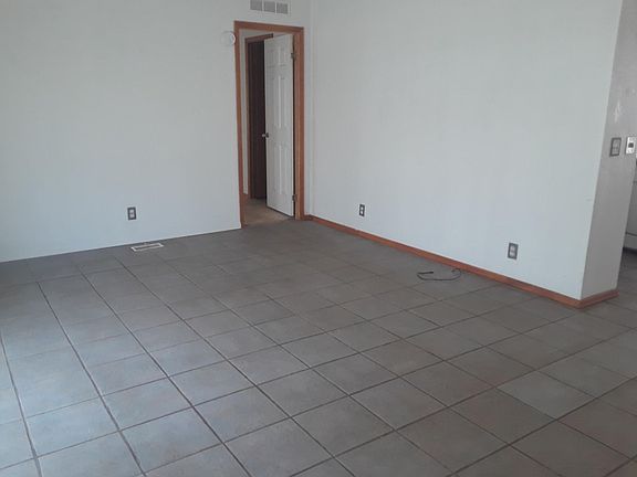 2nd image of 9069 Silvermoon Ct