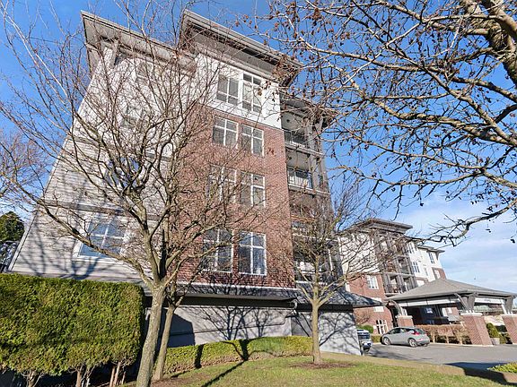 4th image of 45645 Knight Rd #314