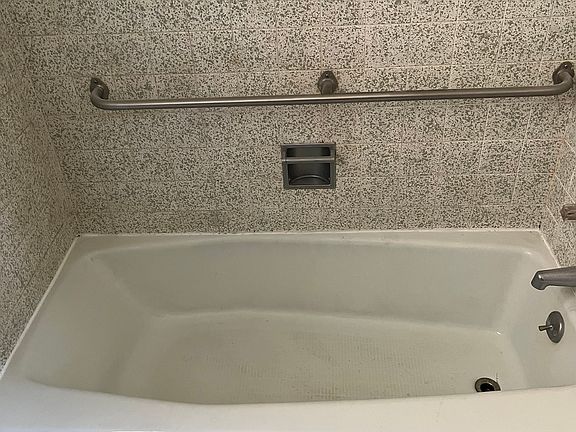 5th image of 3020 Fernbrook Ln #3