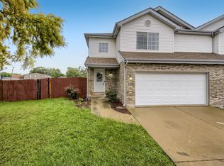 2430 Caton Crest Ct, Crest Hill, IL 60403