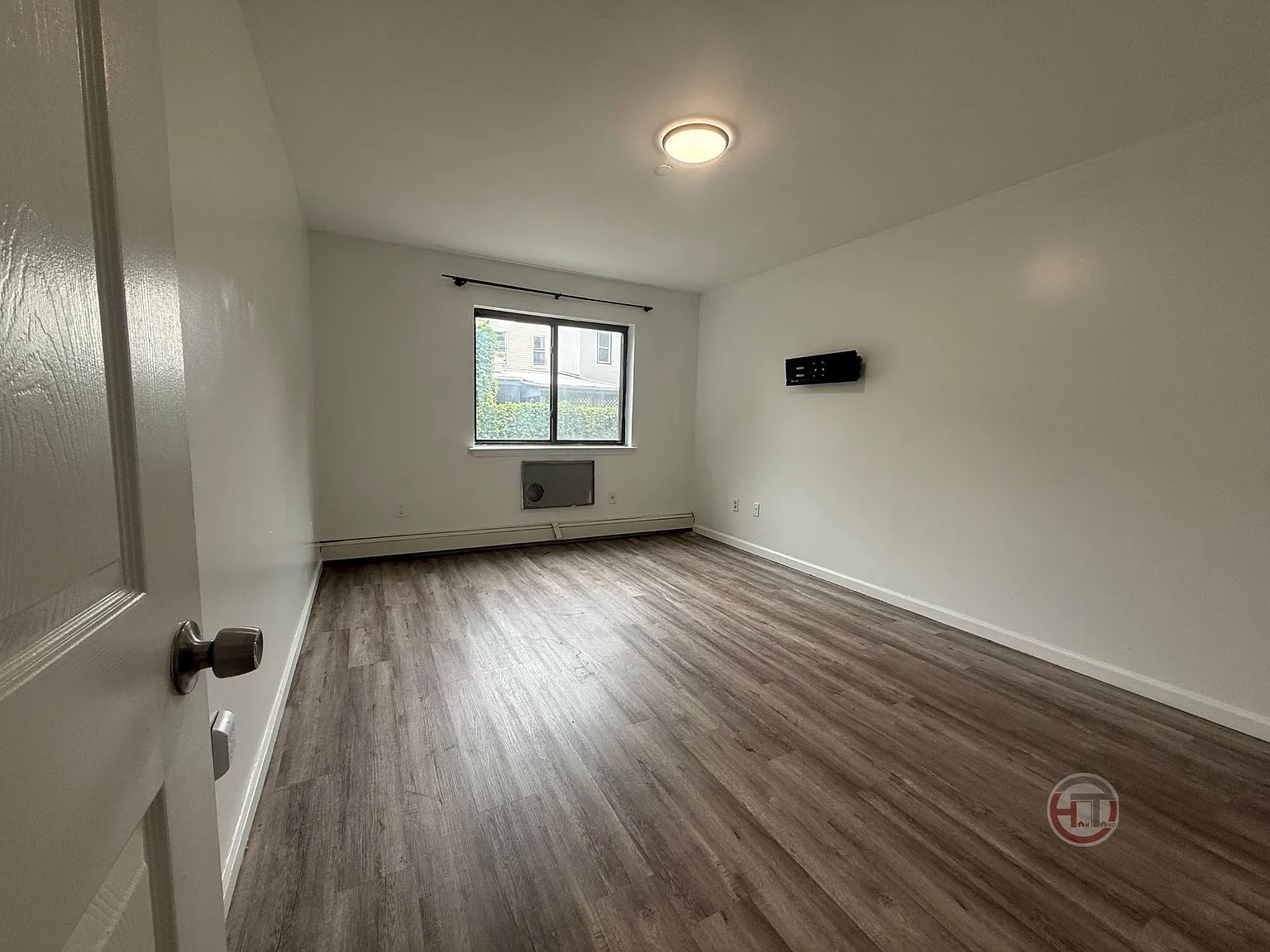 1 bed, 650 sqft, $2,483 — Photo 4