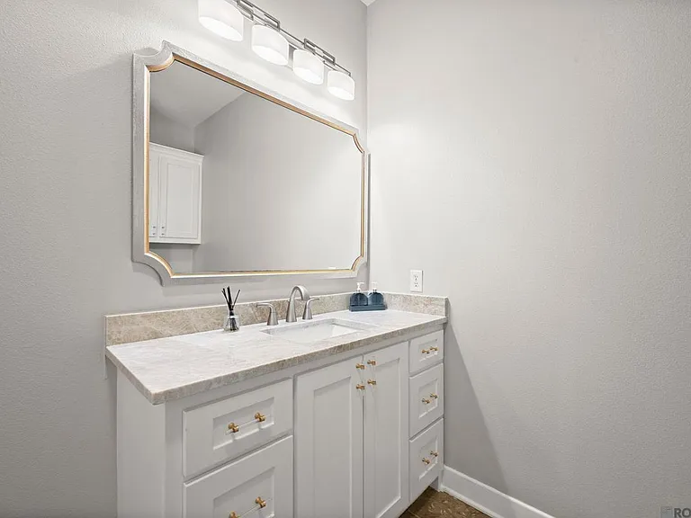 7707 Bluebonnet Blvd #314 — Photo 14