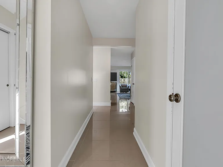 215 W Morgan Ave #13 — Photo 4