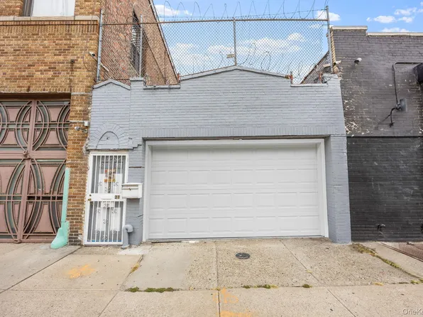 21 Thames Street, Brooklyn, NY 11206