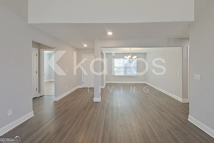 228 Western Red Cedar Dr — Photo 3