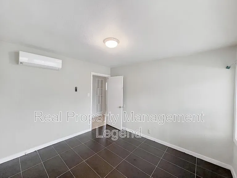 4029 Mather Ct #4027 — Photo 8