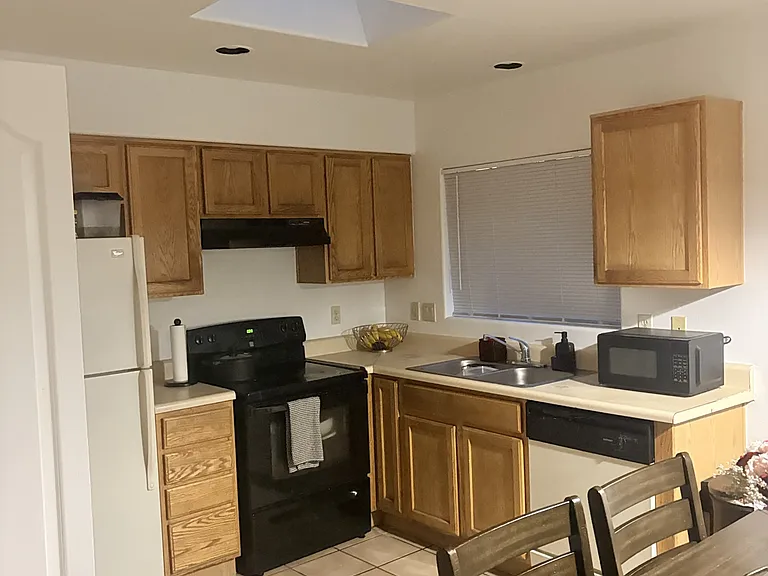 2637 N San Lorenzo Dr #6 — Photo 3
