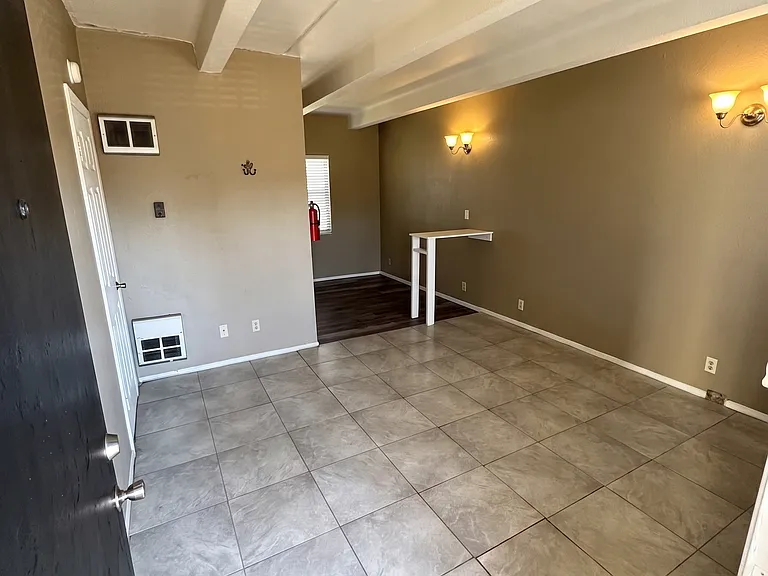 5261 Alhambra Dr #7 — Photo 3