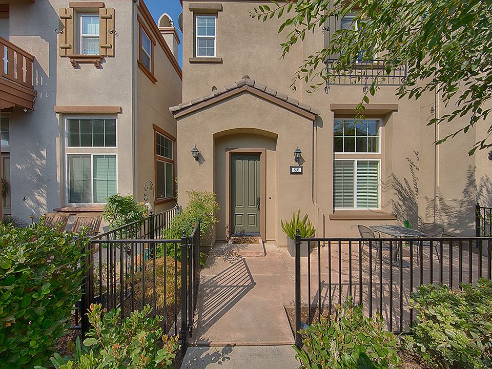 1st image of 896 Foxworthy Ave