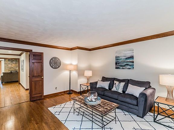 5th image of 3010 Newquay Ln