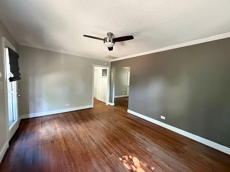 1627 Mason Ln — Photo 2