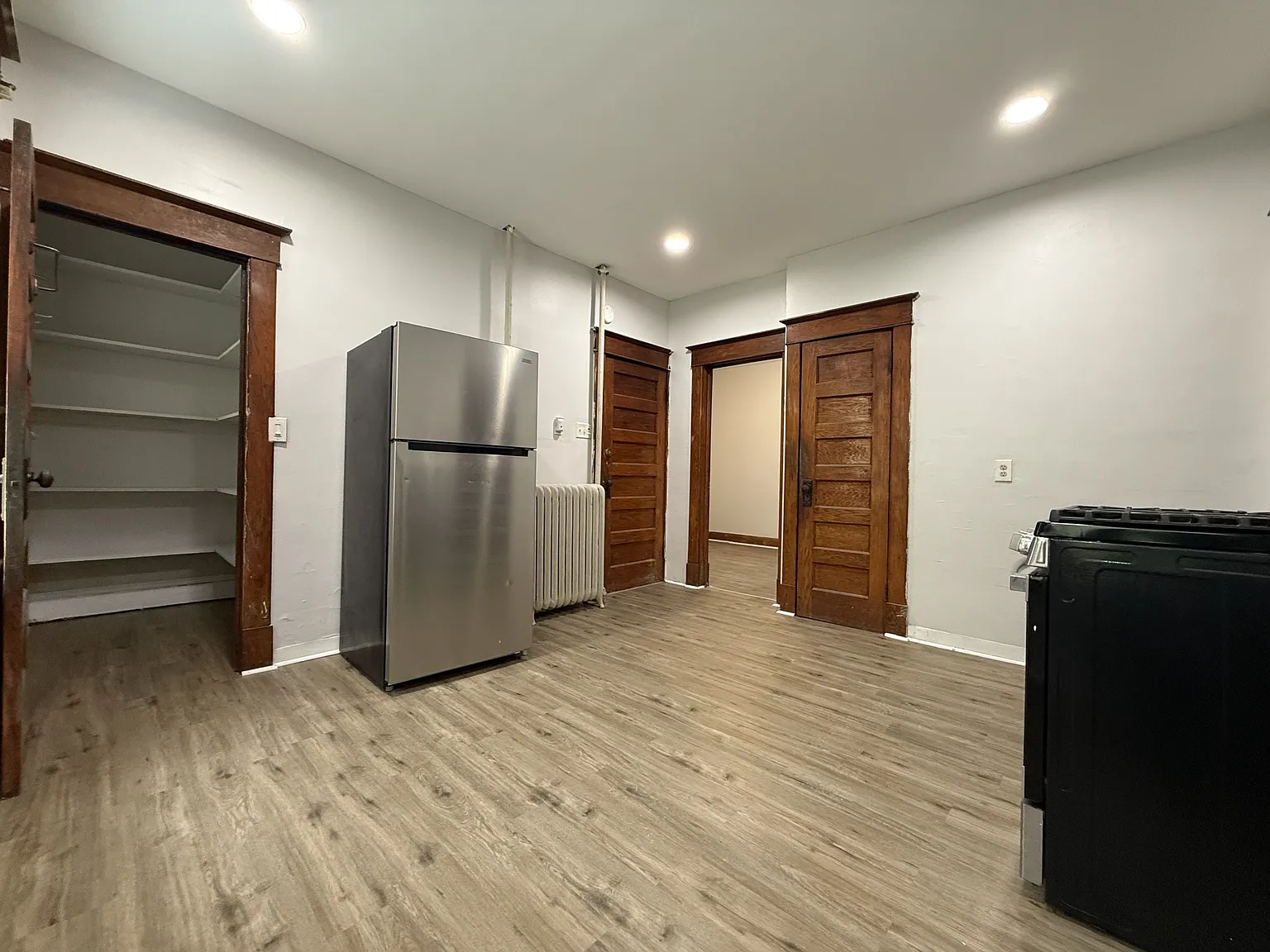 34 Besch Avenue - 1 — Photo 3
