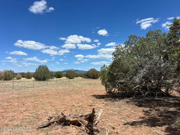 92 N Bowling Ln, Ash Fork, AZ 86320